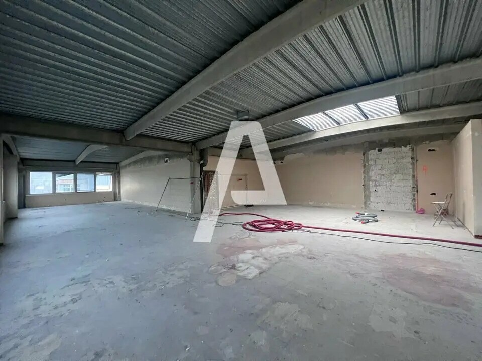 Light Industrial in Ivry-sur-Seine to rent Interior Photo- Image 1 of 7