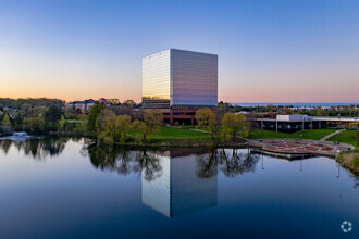 10850 W Park Pl, Milwaukee, WI for rent Building Photo- Image 1 of 23