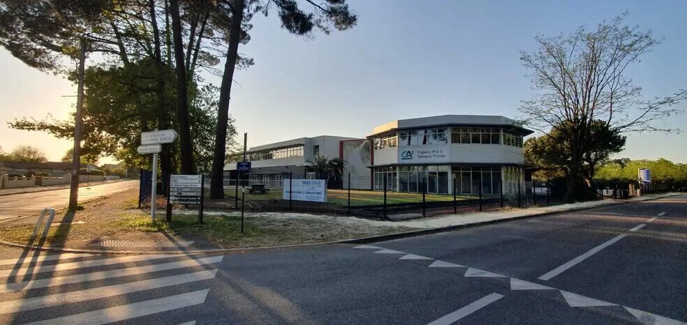 Office in Gradignan to rent - Building Photo - Image 2 of 10