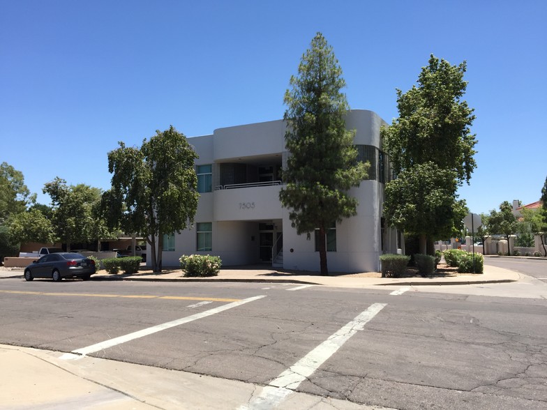 7505 E 6th Ave, Scottsdale, AZ for sale - Primary Photo - Image 1 of 6