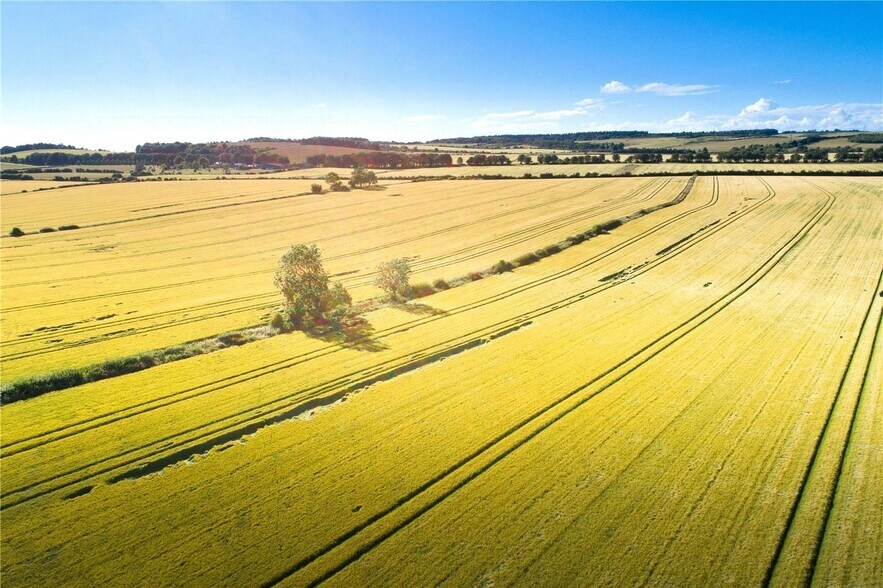 A303, Andover for sale - Aerial - Image 3 of 3