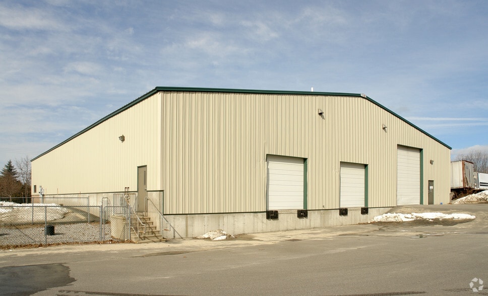 21 West Rd, Hudson 03051 UK