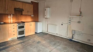 Cadham Centre, Glenrothes to rent Interior Photo- Image 2 of 5