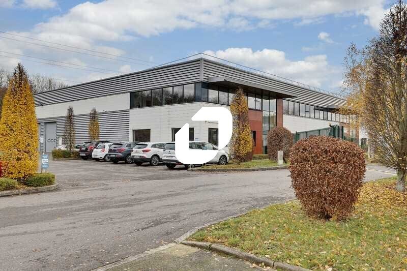 Light Industrial in Lisses to rent - Building Photo - Image 1 of 14