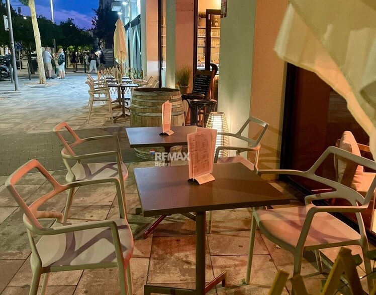 Retail in Roses, Gerona to rent - Building Photo - Image 3 of 5