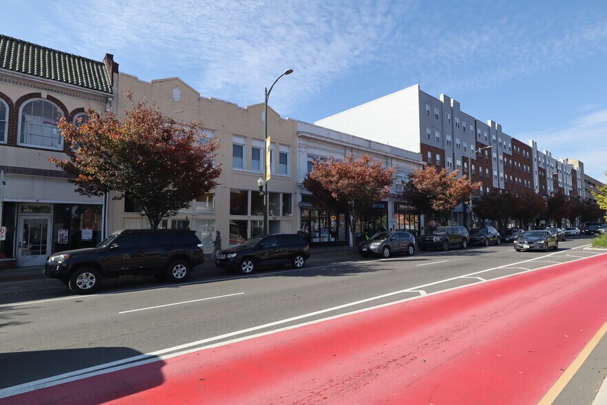 815-817 W Broad St, Richmond, VA for rent - Building Photo - Image 1 of 25