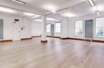 20 Fouberts Pl, London to rent Interior Photo- Image 1 of 3