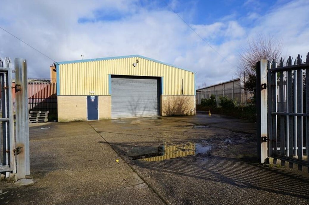 Hardwick View Rd, Holmewood to rent Building Photo- Image 1 of 3