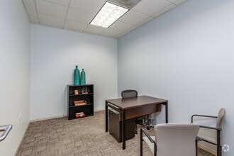 11815 Fountain Way, Newport News, VA to rent Interior Photo- Image 2 of 2