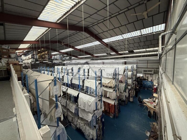 Industrial in Pantin for sale - Interior Photo - Image 1 of 2