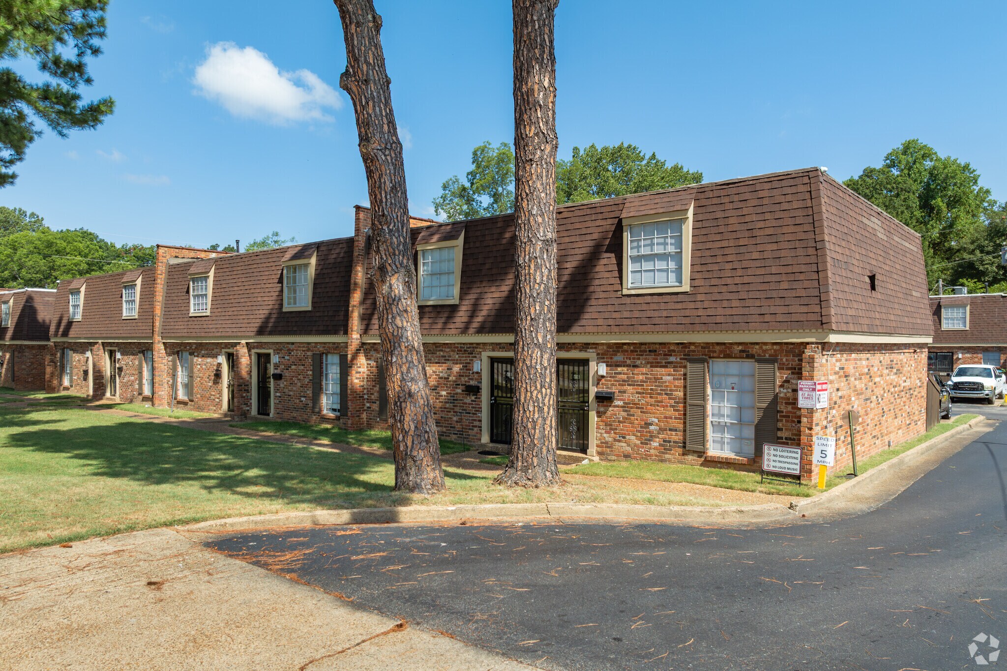 1104 Chambliss Rd, Memphis, TN for sale Primary Photo- Image 1 of 1
