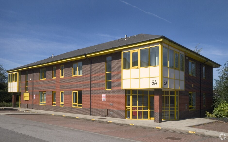 5-5A Bruntcliffe Way, Morley for sale - Primary Photo - Image 1 of 1