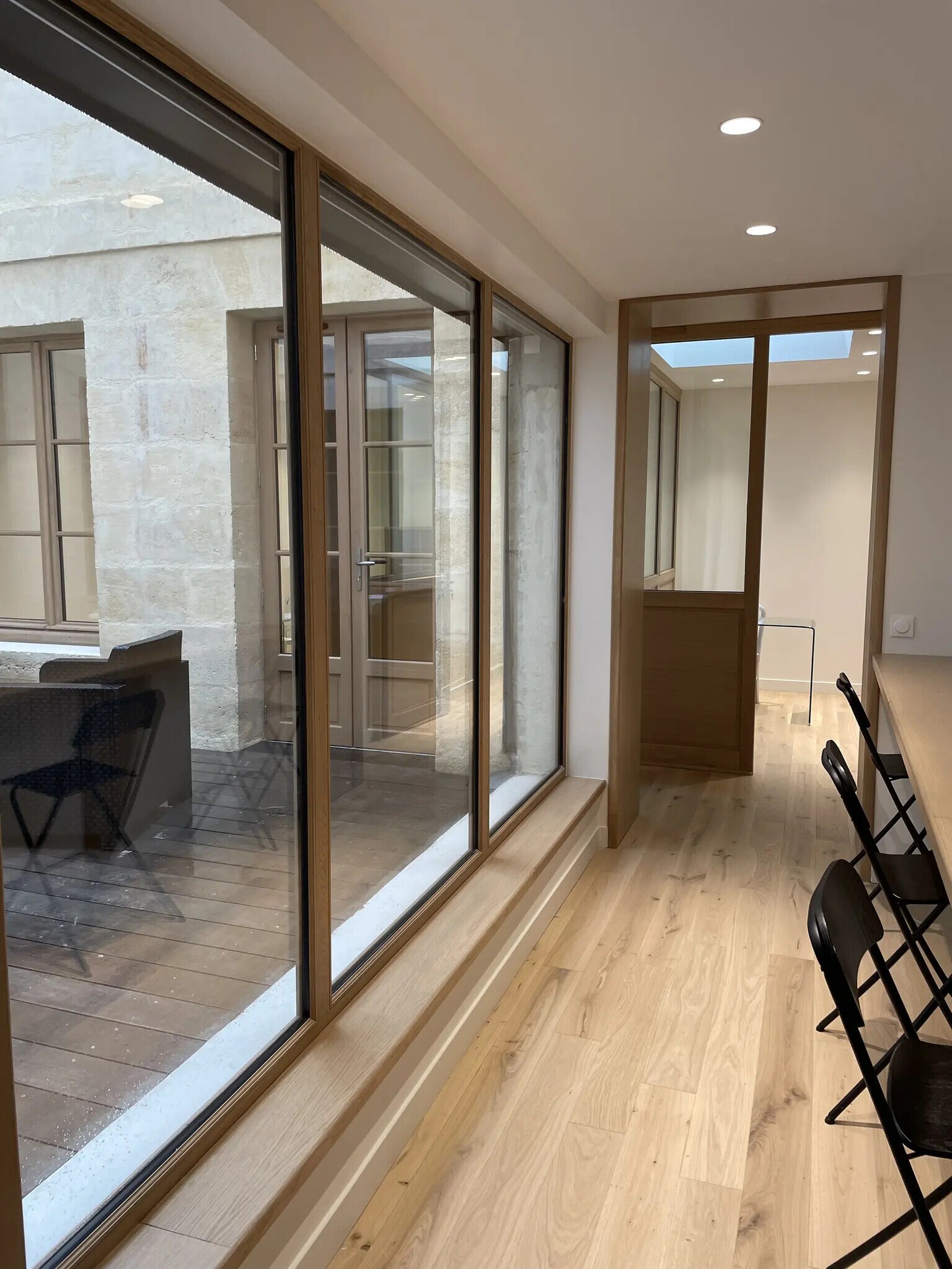 Office in Bordeaux to rent Interior Photo- Image 1 of 10