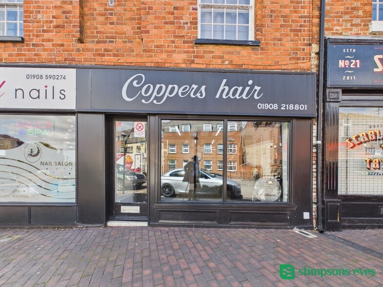 19 High St, Newport Pagnell to rent - Building Photo - Image 1 of 11