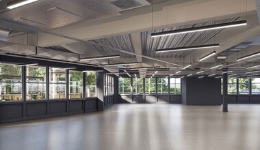 2 The Square, Uxbridge for rent Interior Photo- Image 2 of 2