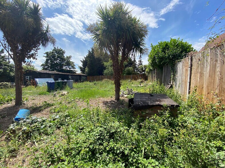 Southend Rd, Stanford Le Hope to rent - Building Photo - Image 2 of 3