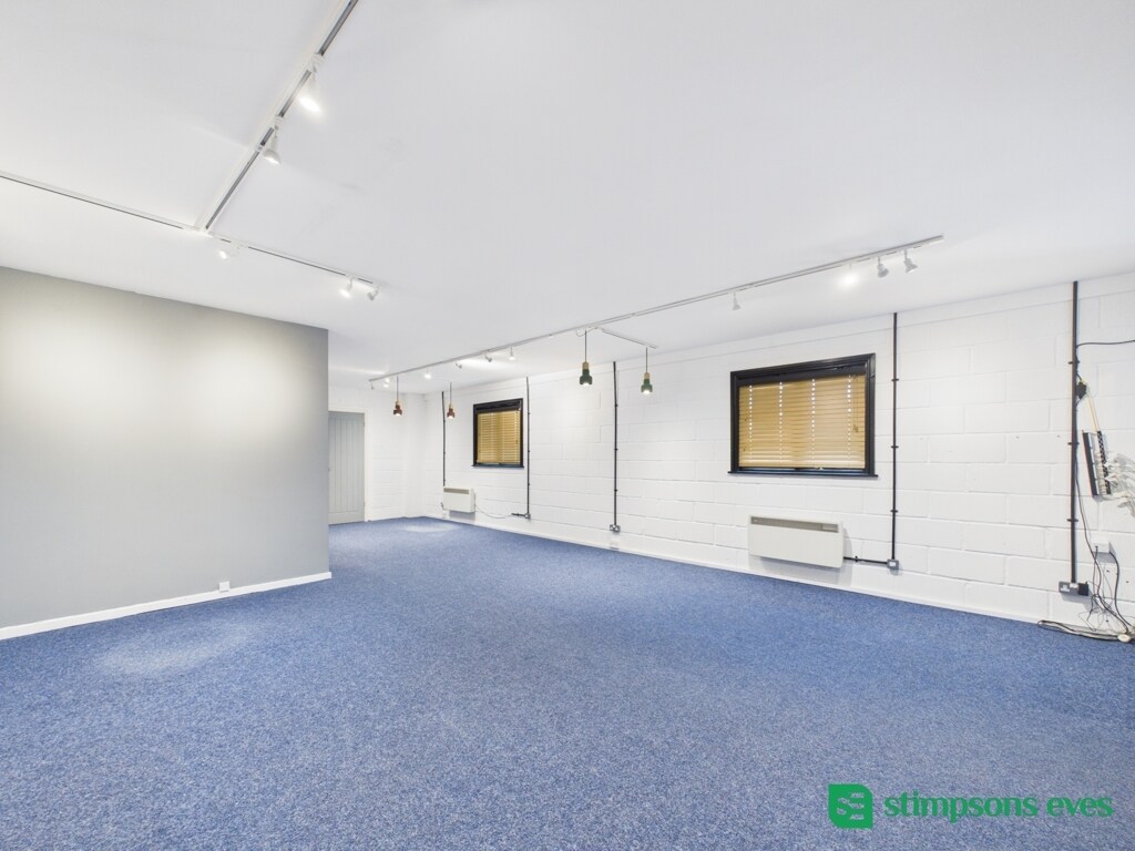 Main Rd, Newport Pagnell to rent Interior Photo- Image 1 of 7