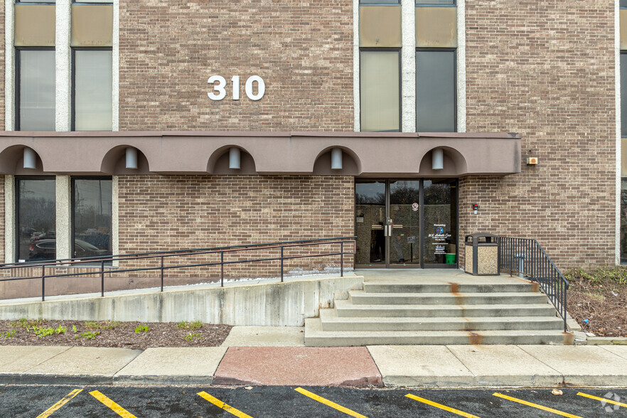 310 N Hammes Ave, Joliet, IL for rent - Building Photo - Image 3 of 5