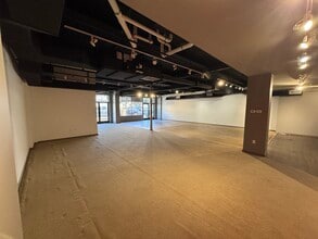 2290 Alahao Pl, Honolulu, HI to rent Interior Photo- Image 1 of 5