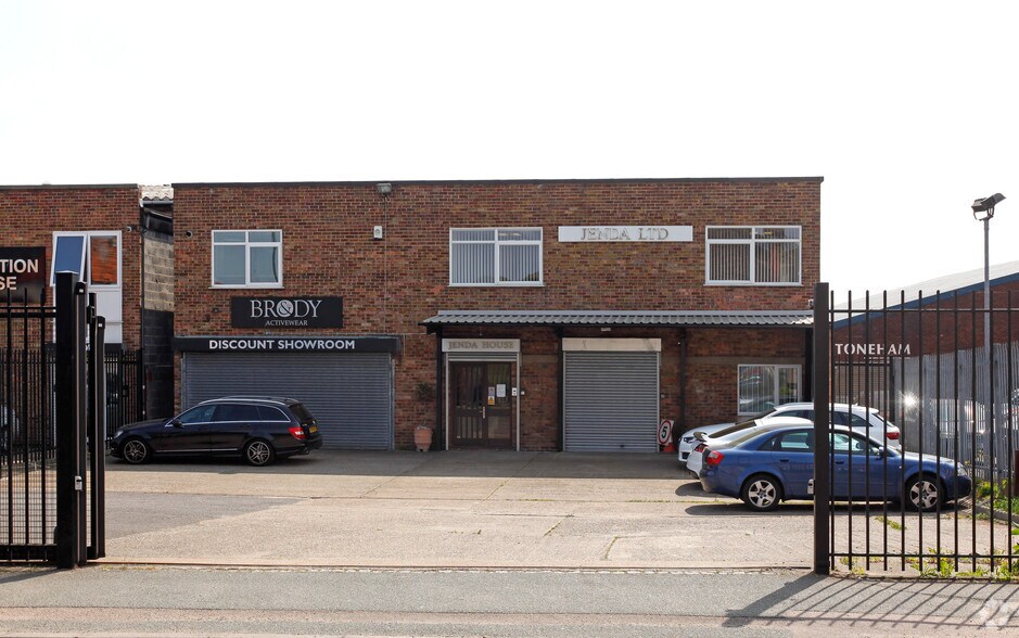 Cray Rd, Sidcup for sale - Primary Photo - Image 1 of 1