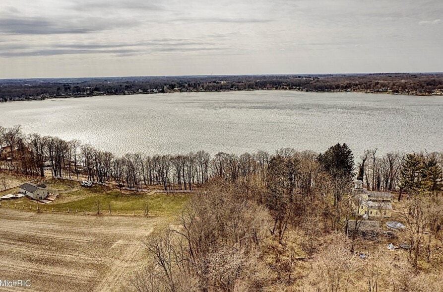 S Indian Lake Rd B, Dowagiac 49047 UK