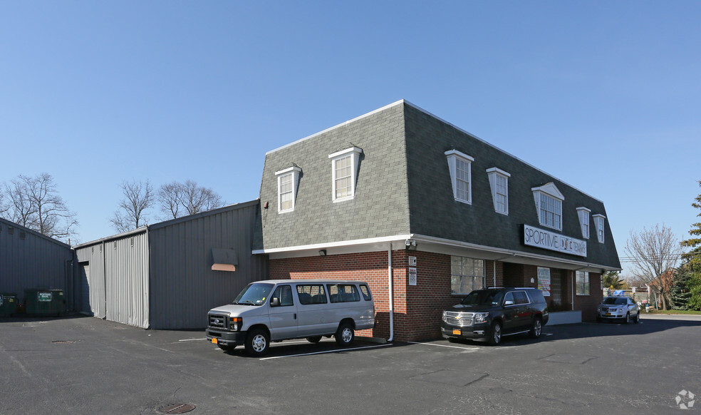 5600 Old Sunrise Hwy, Massapequa, NY for sale - Primary Photo - Image 1 of 1