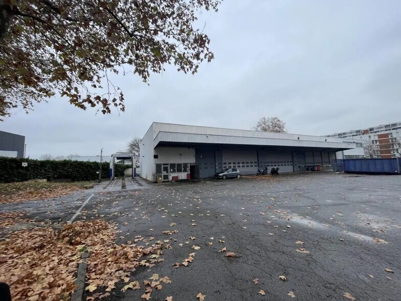 Industrial in Villeneuve-la-Garenne to rent - Building Photo - Image 2 of 30