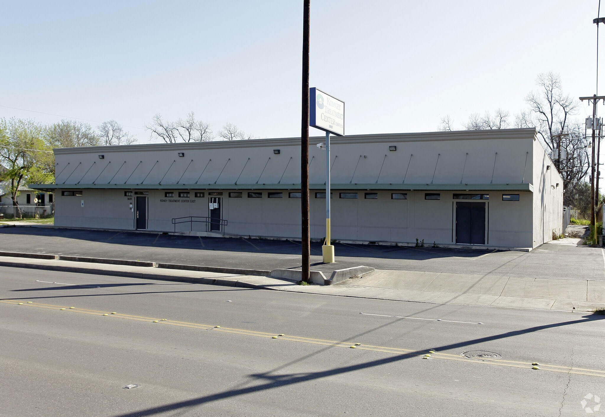 1608 S New Braunfels Ave, San Antonio, TX for rent Building Photo- Image 1 of 4