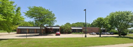 6200 Main St, Grandview, MO for rent Building Photo- Image 1 of 12