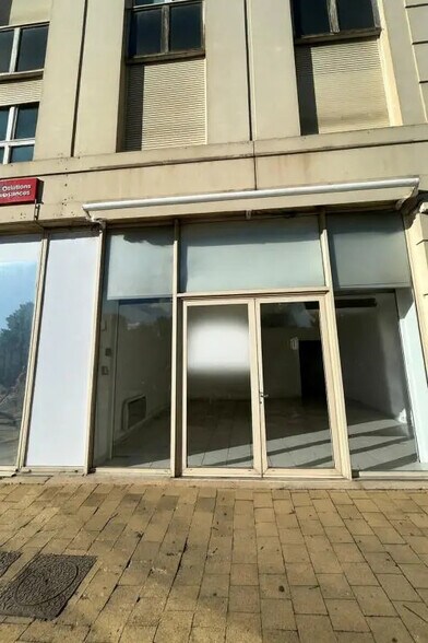 Retail in Montpellier to rent - Building Photo - Image 1 of 3