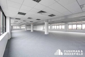 2-6 Place Du General De Gaulle, Antony to rent Interior Photo- Image 2 of 4