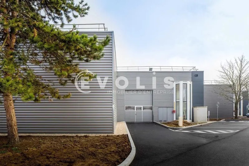 Location Local d'activités 649 m² - Photo 1