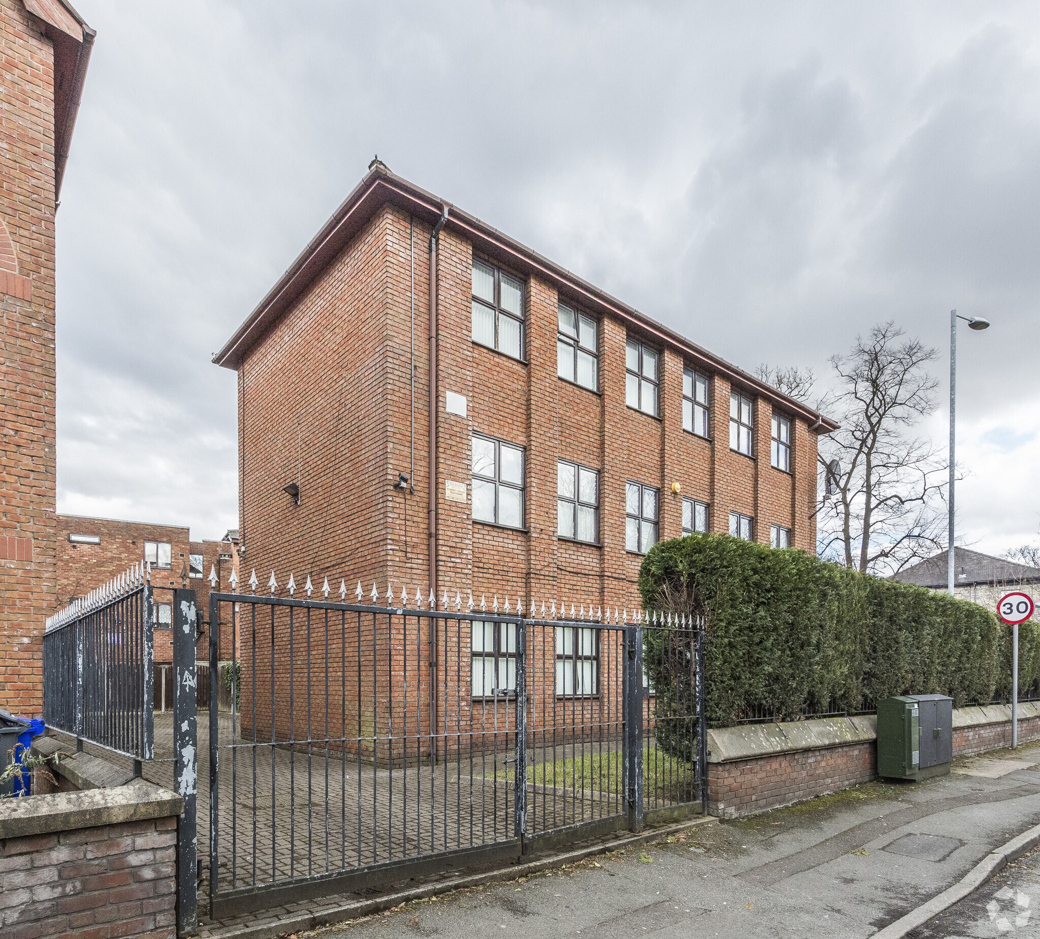 376 Wilmslow Rd, Manchester for sale Primary Photo- Image 1 of 1