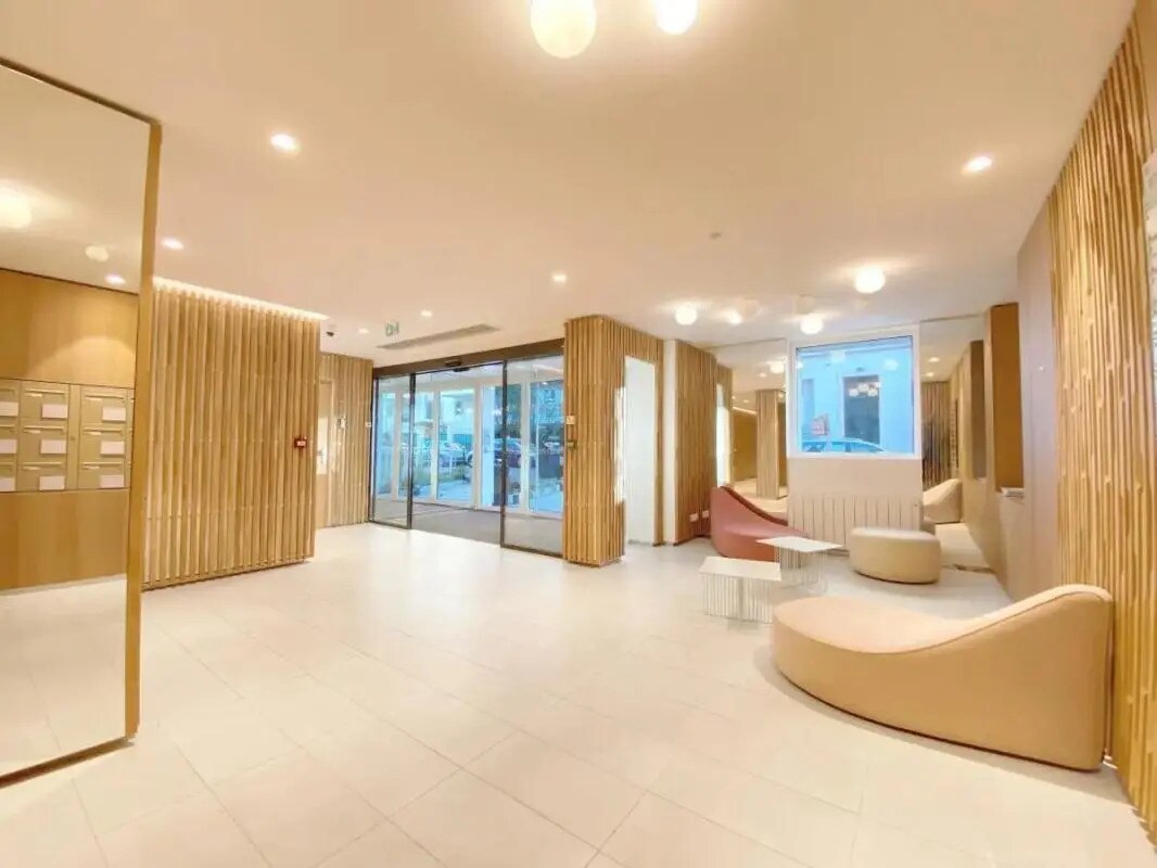 Office in Boulogne-Billancourt to rent Building Photo- Image 1 of 6