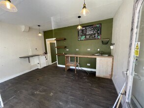 33 North Ln, Leeds to rent Building Photo- Image 1 of 2