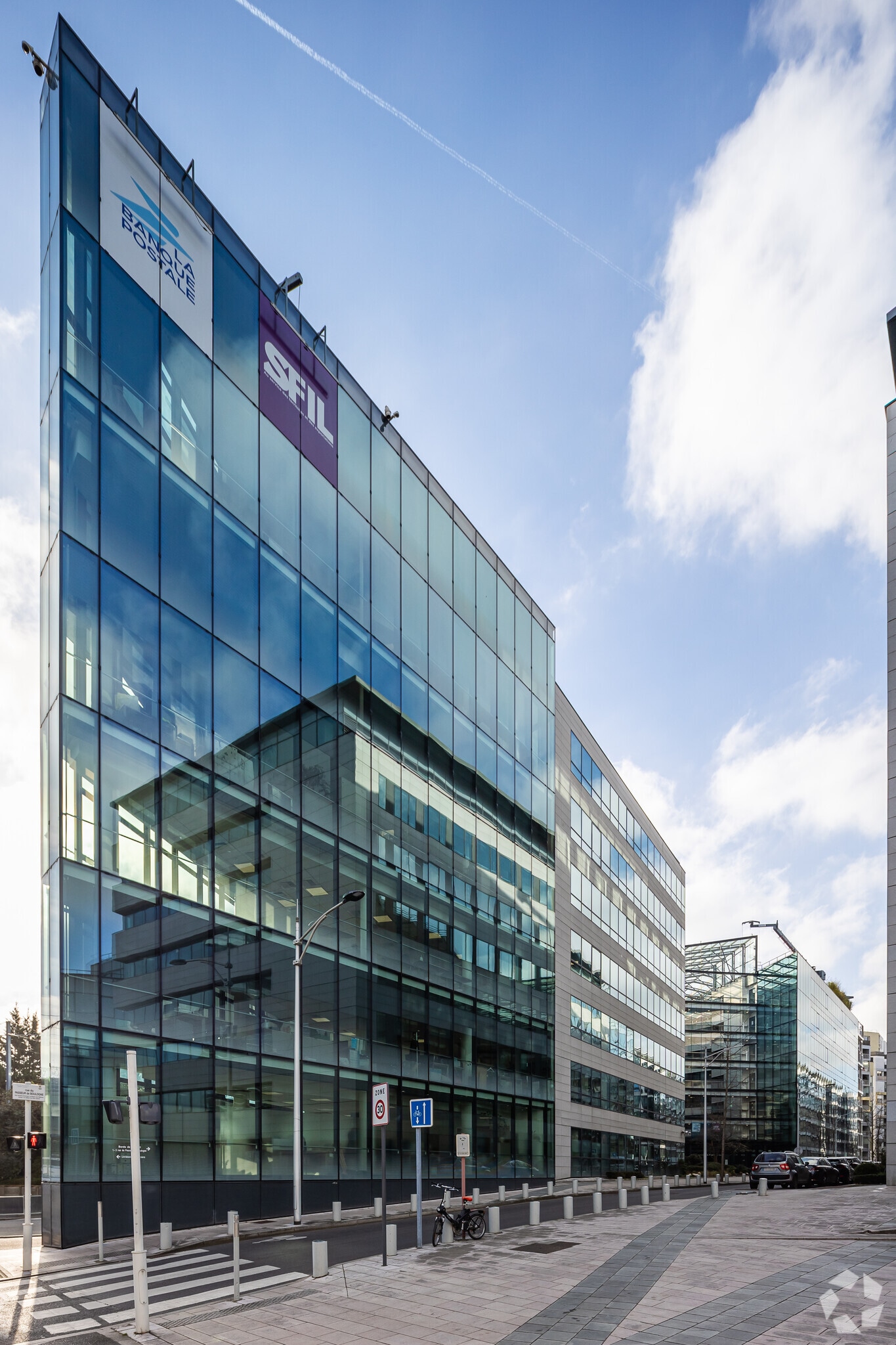 1-3 Rue Du Passeur De Boulogne, Issy-les-Moulineaux to rent Primary Photo- Image 1 of 6