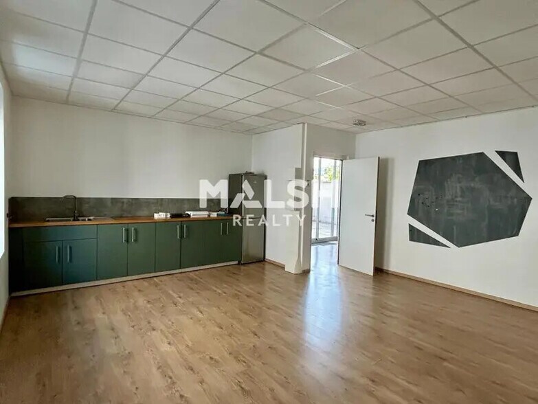 Office in Villeurbanne to rent - Building Photo - Image 2 of 11