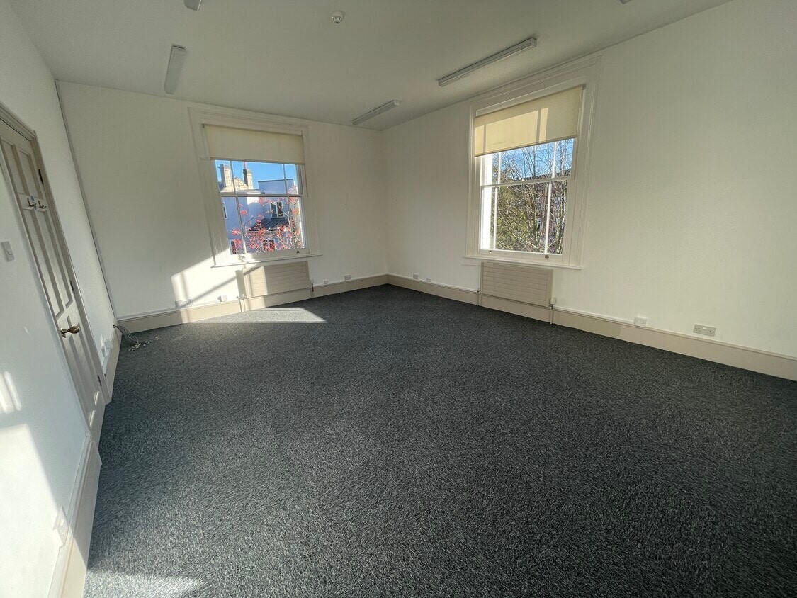 1 Mount Ephraim Rd, Tunbridge Wells to rent Interior Photo- Image 1 of 4