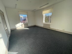 1 Mount Ephraim Rd, Tunbridge Wells to rent Interior Photo- Image 1 of 4
