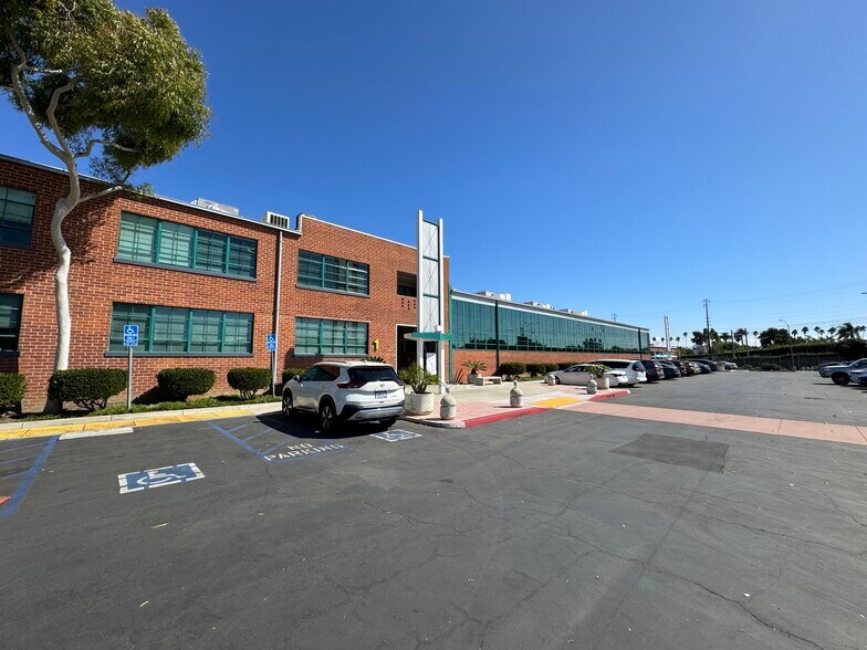 2440 S Sepulveda Blvd, Los Angeles, CA for rent - Building Photo - Image 2 of 8