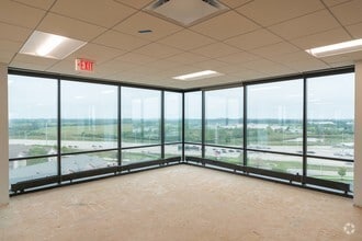 2800 W Higgins Rd, Hoffman Estates, IL to rent Interior Photo- Image 2 of 7