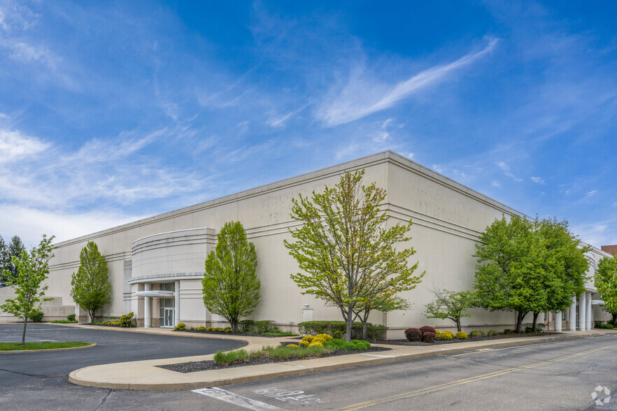 1000 Robinson Center Dr, Pittsburgh, PA for sale - Building Photo - Image 3 of 6