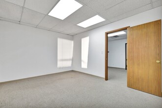 3721 W Michigan Ave, Lansing, MI for rent Interior Photo- Image 2 of 5