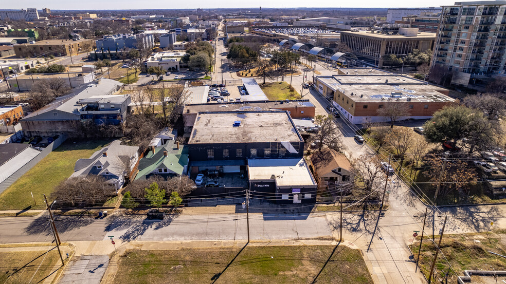 1204 Powhattan St, Dallas, TX for rent - Primary Photo - Image 1 of 28