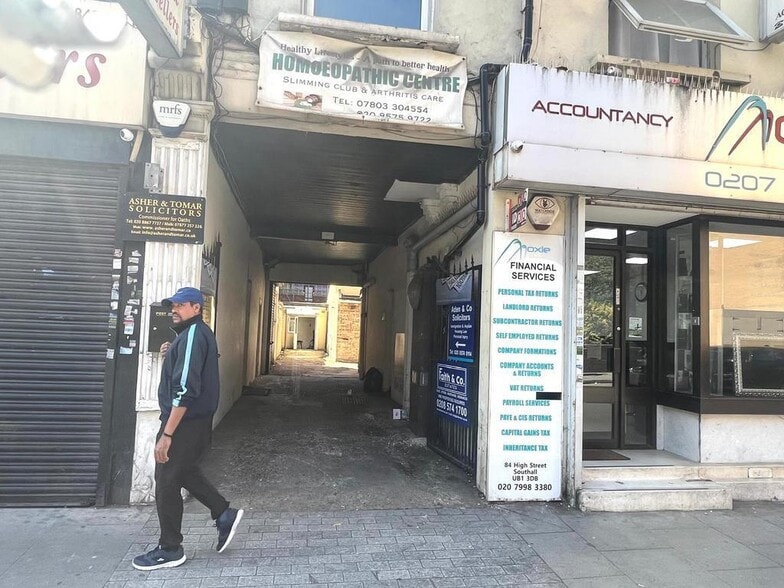 84-86 High St, Southall to rent - Building Photo - Image 2 of 10