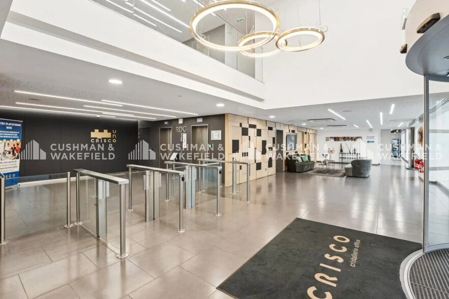 Office in Sèvres to rent - Primary Photo - Image 1 of 12