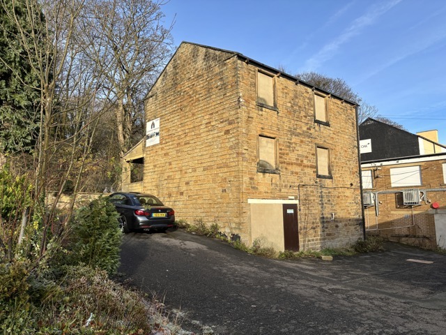 193-195 Wakefield Rd, Huddersfield for rent - Building Photo - Image 3 of 3