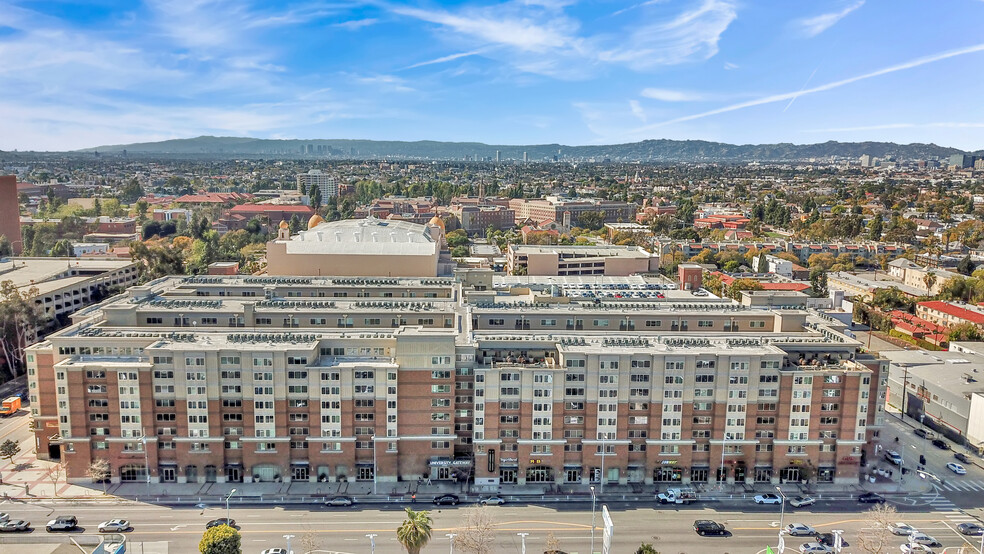 3335 S Figueroa St, Los Angeles, CA for rent - Building Photo - Image 2 of 5