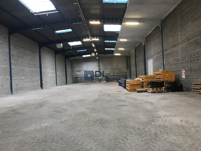 Industrial in Wissous to rent - Interior Photo - Image 2 of 4