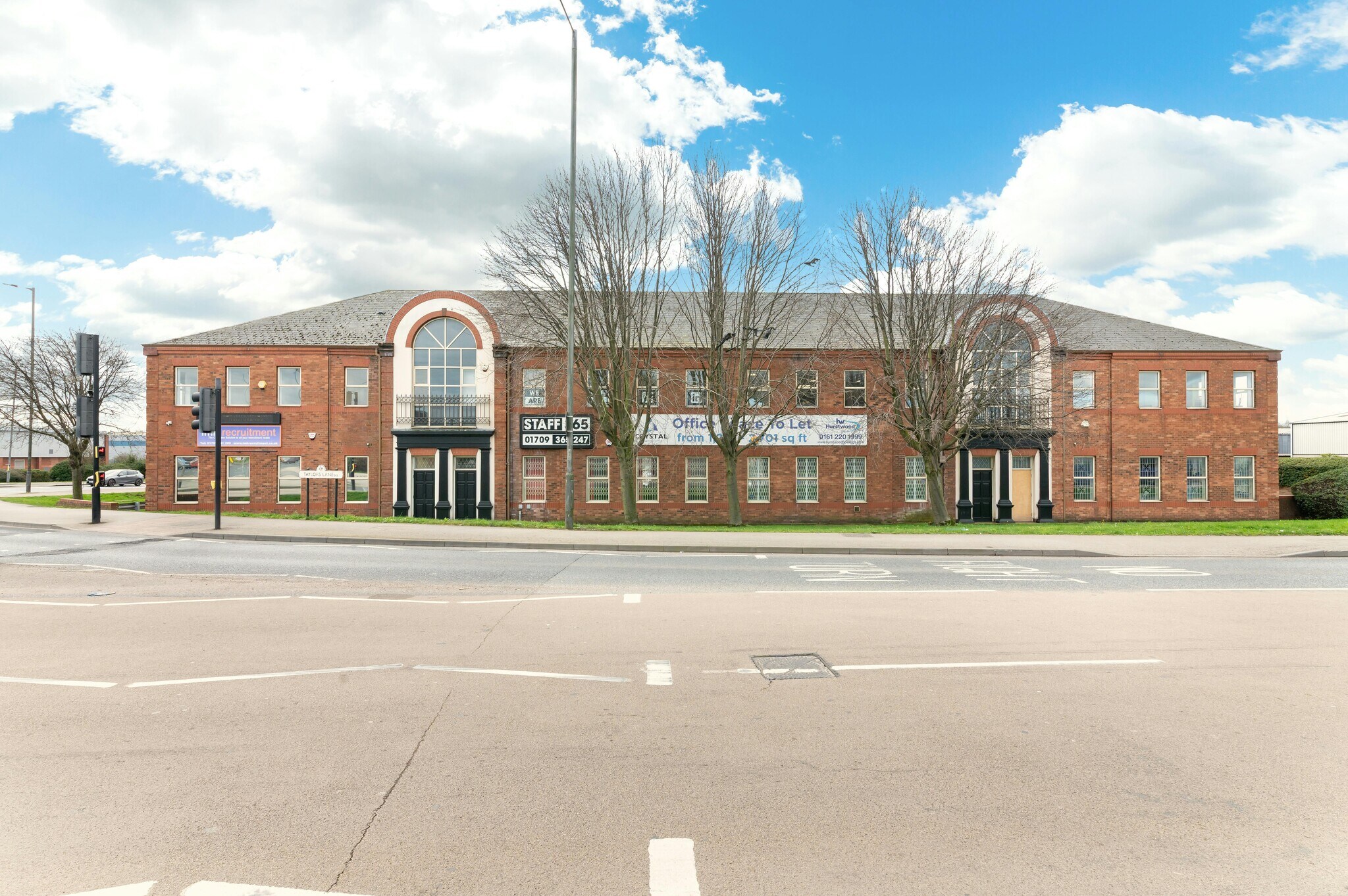 Taylors Ct, Rotherham to rent Building Photo- Image 1 of 17